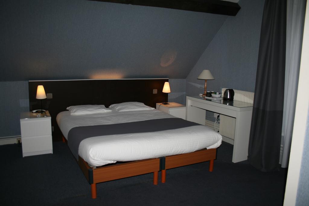 Le Troncais Otel Saint-Bonnet-Tronçais Oda fotoğraf