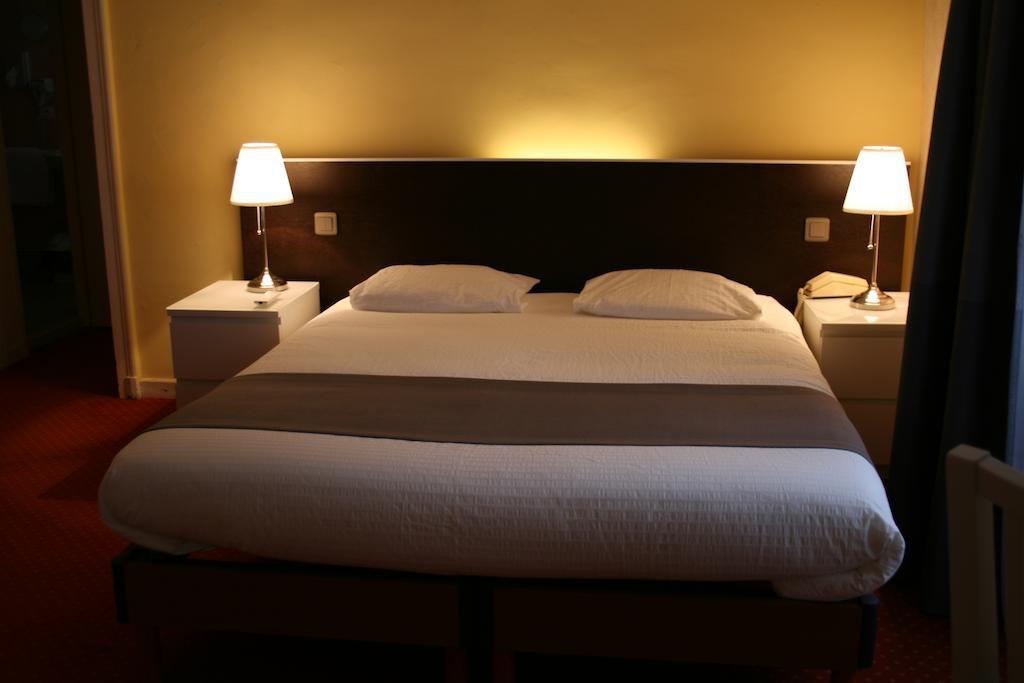 Le Troncais Otel Saint-Bonnet-Tronçais Oda fotoğraf